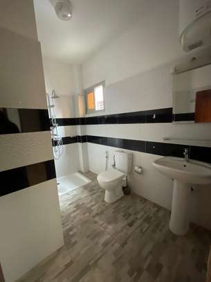 À Vendre – Villa R+1 aux Mamelles (Cité Cheikh Amar) image 11