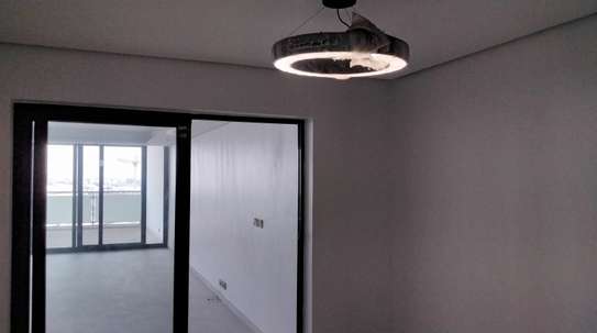 Appartement a louer en ville ( Av Djily Mbaye) vue sur mer image 2