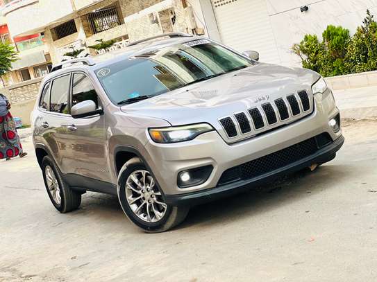 Jeep Cherokee image 3
