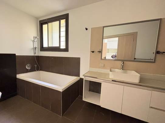 Villa contemporaine avec piscine image 5