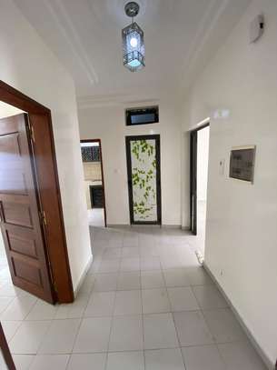 Magnifique appartement de type F3 à louer à Ouakam image 8