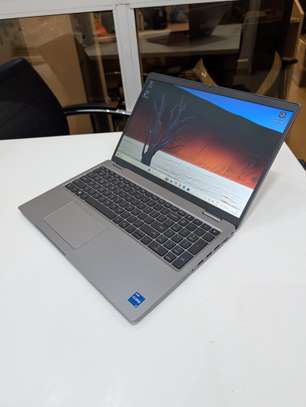 Dell Precision3560 i5 11ieme 16g de ram 256 image 3