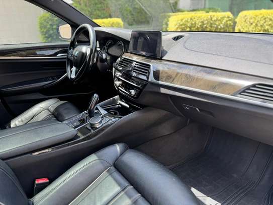 BMW* SERIE 5 530i* 🔘Année : *2017* image 8