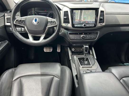 SsangYong Rexton Sports Prestige image 9