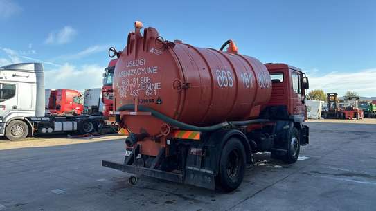 Camion hydrocureur MAN image 5