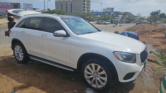 Mercedes-Benz GLC 300 4MATIC année 2016 image 2