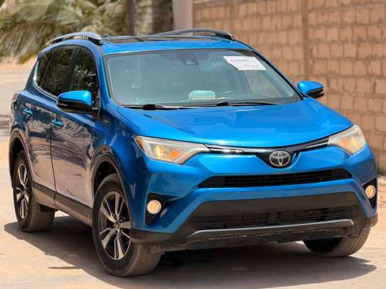 TOYOTA RAV4 XLE AWD  2017 image 3