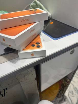 iPhone 17 Pro Max Cosmic Orange 256 Go Esim image 2