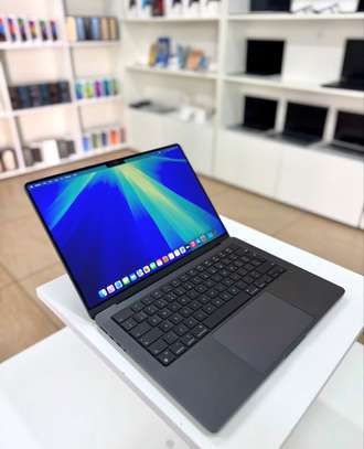 MacBook Pro M4 14 pouces (2024) 1Terra /16Go Ram image 4