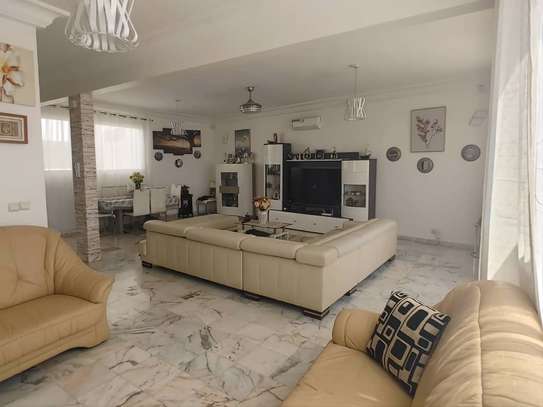 Appartement haut standing f4 sis aux almadies image 4