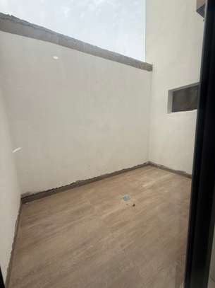 Appartement f4 neuf à louer au point e image 5