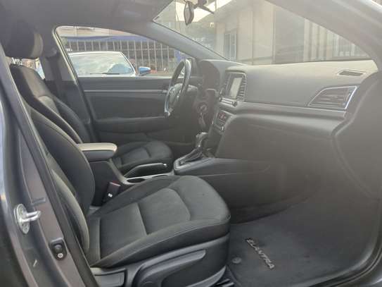 Hyundai Elantra 2017 image 4