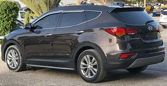 Hyundai Santa fe image 4