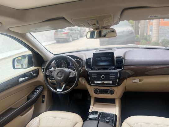 Mercedes gls 450 2018 image 2