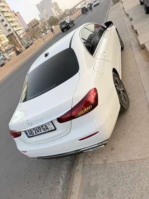 Mercedes class E 200 image 11