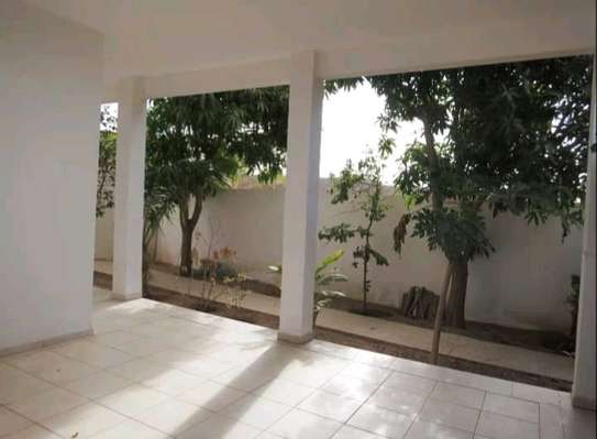 Villa à vendre popenguine image 9