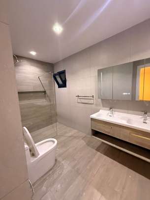 grand appartement standing à louer image 15