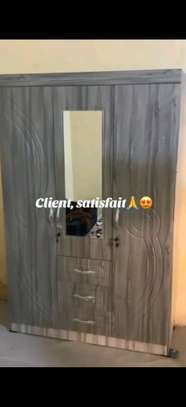 Armoire marron et blanc image 3