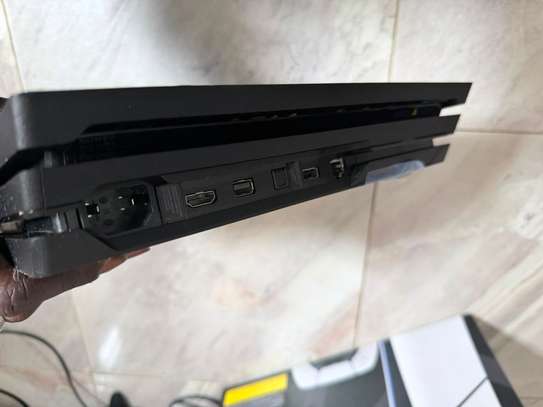 PS4 Pro flashé 20 jeux 2 manettes image 4