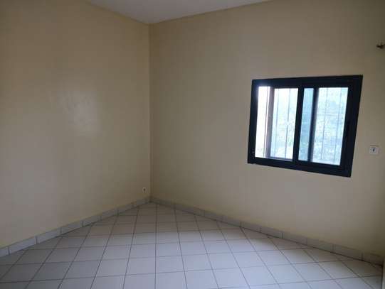 ✅2 Chambres + 3 Toilettes+ Salon+ Cuisine + Terrasse image 4