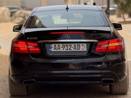 Mercedes E250 image 3