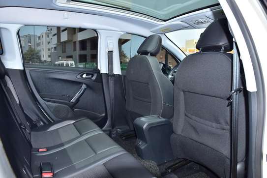 Peugeot 2008 Année 2017 image 3