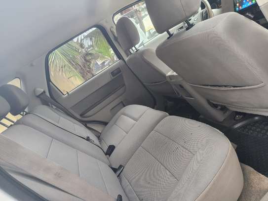 Ford Escape carré année 2012 image 6