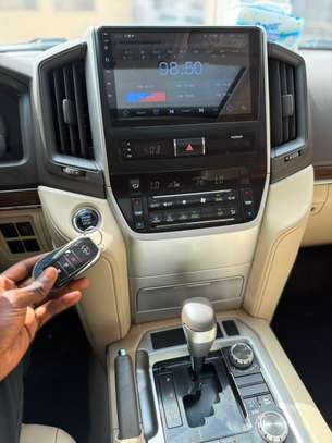 Toyota land cruiser V8 image 5