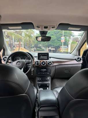 Mercedez benz B250 Anne 2013 image 4