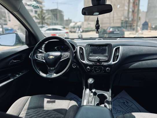 Chevrolet Equinox 2018 SUV argent spacieux image 8