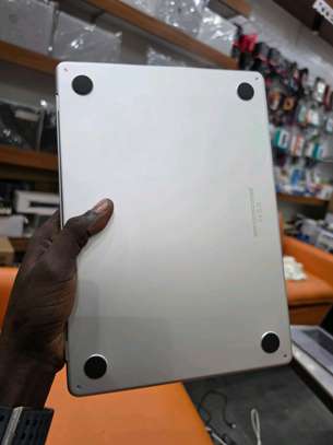 Air M4 2025 image 3