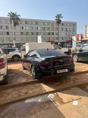 Location de voiture Renault SM6 image 5