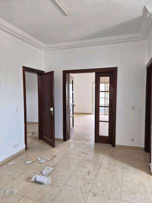 Appartements modernes à Dieuppeul de 3 chambres et salon image 7