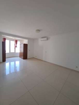 SPACIEUX APPARTEMENT 3 CHAMBRES A LOUER AUX ALMADIES image 8