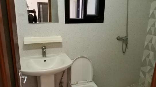 Appartement F3 à louer a Sicap Foire image 5