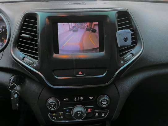 Jeep cherokee 2019 image 11