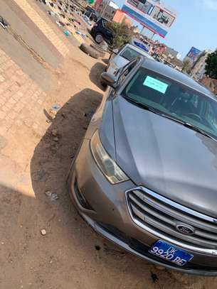 Ford taurus image 4