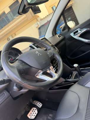 Peugeot 2008 image 5