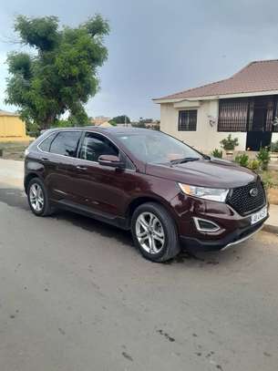 Ford Edge 2017 SUV Bordeaux 4x4 Confort et Puissance image 2