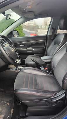 Mitsubishi Outlander image 5
