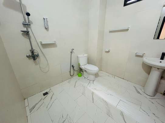 Appartement meublé aux Almadies image 4
