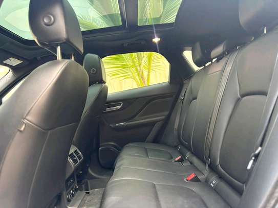Jaguar f pace 2018 image 8