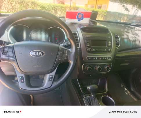 Kia Sorento SUV blanc spacieux prêt à rouler image 4