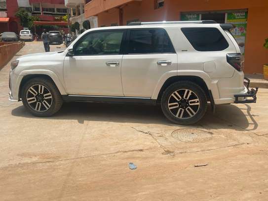 TOYOTA 4RUNER image 11