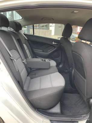 Kia Forte Berline Blanc Jantes Sport image 7