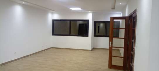 VILLA  À LOUER image 2