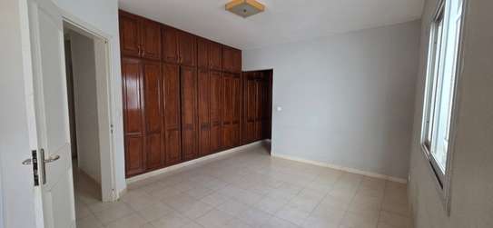 Vente Villa Cité Biagui /Produit atypique à gros potentiel. image 3