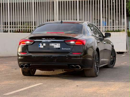 Maserati Quattroporte Noir Berline Sportive Jantes Noires image 9