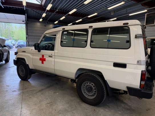 Toyota Land cruiser 2025 Ambulance 78 neuf image 3