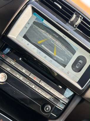 Jaguar fpace 2018 image 10